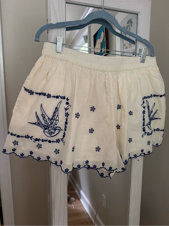 Anthropologie Pants - Anthropologie maeveEmbroidered Ivory Women's Shorts with Navy dainty Bird Accent